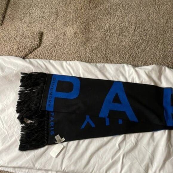 Givenchy Logo Fringe Trim Cotton Football Scarf black with blue lettering - Picture 3 of 9